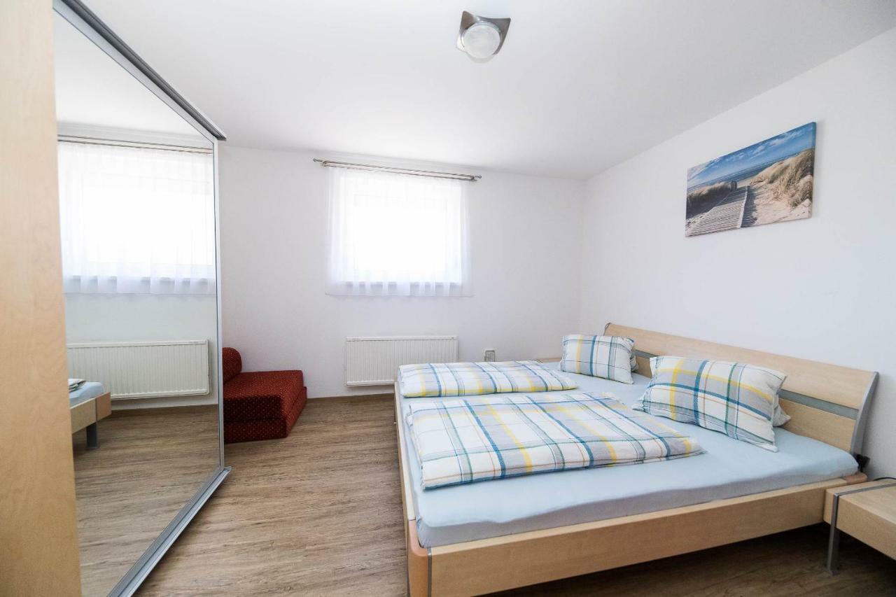 Moderne Souterrainwohnung Crikvenica Exterior foto