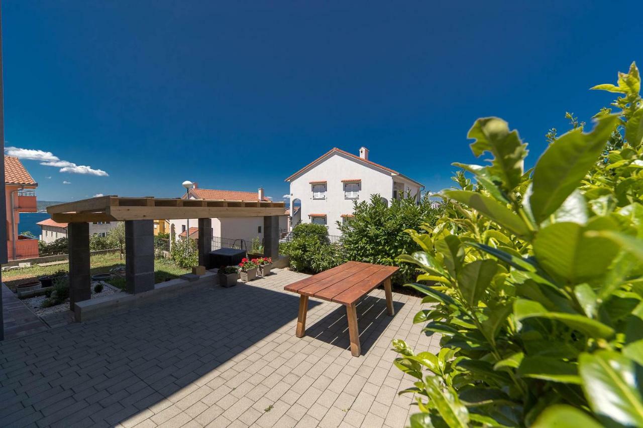 Moderne Souterrainwohnung Crikvenica Exterior foto